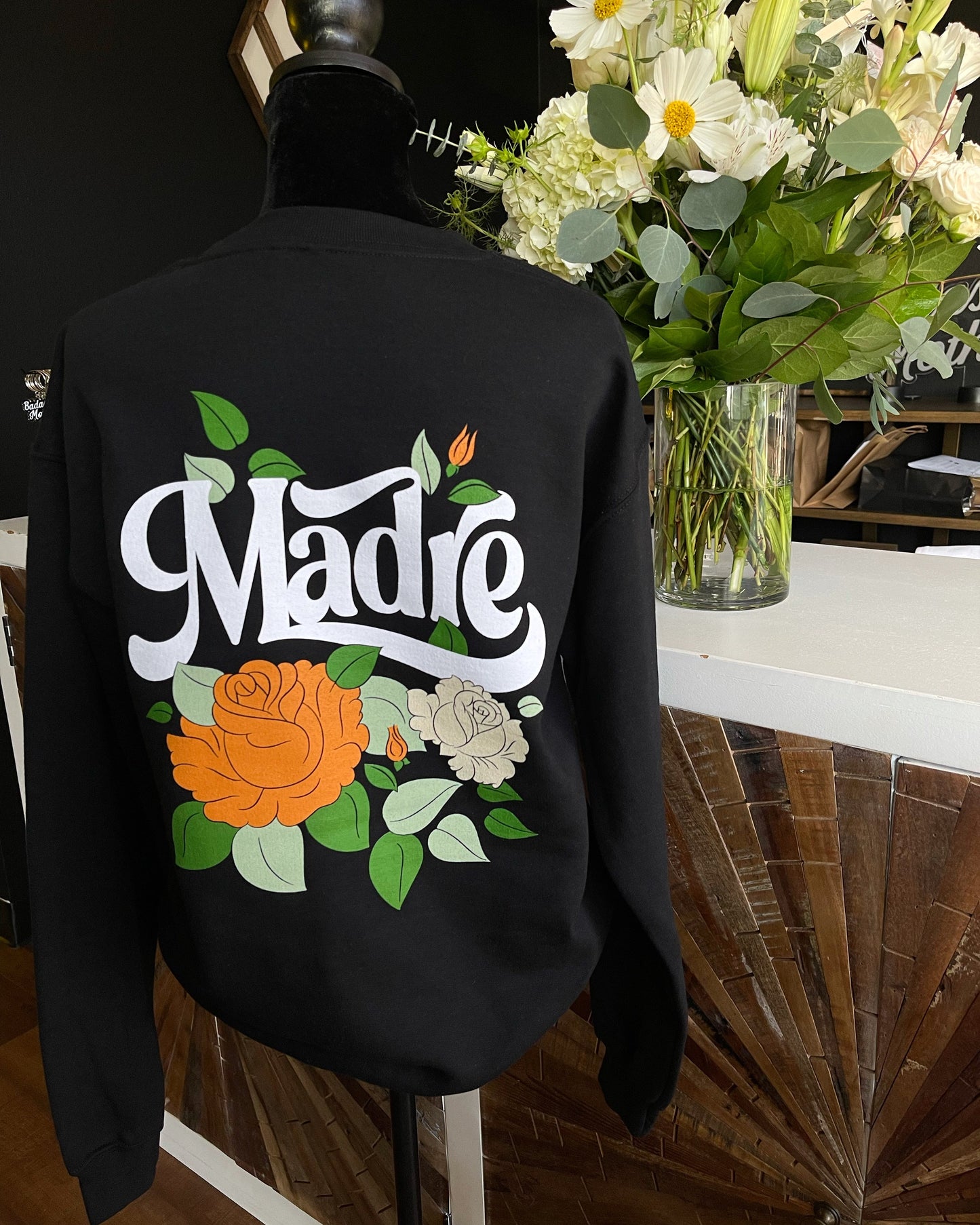 MADRE (FLORAL) - UNISEX BLACK CREW SWEATSHIRT
